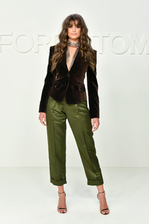 Taylor Hill feet photo thumbnail