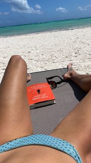 Brooke Burke feet photo thumbnail