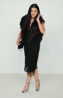 Demi Moore feet photo thumbnail