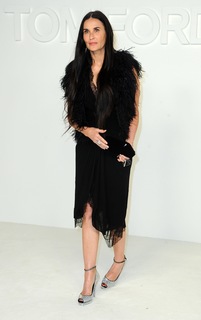 Demi Moore feet photo thumbnail