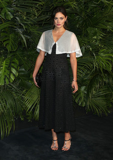 Phoebe Tonkin feet photo thumbnail