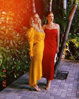 Carolina Dieckmann feet photo thumbnail