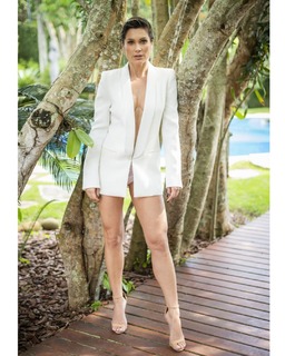 Flávia Alessandra feet photo thumbnail