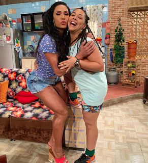 Gracyanne Barbosa feet photo thumbnail