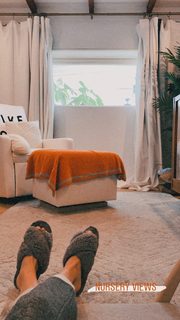 Daniella Monet feet photo thumbnail