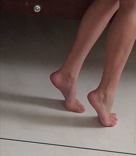 Isa Pes feet photo thumbnail