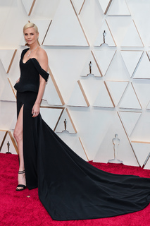 Charlize Theron feet photo thumbnail