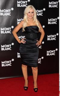 Christina Aguilera feet photo thumbnail
