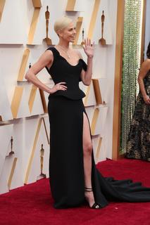 Charlize Theron feet photo thumbnail