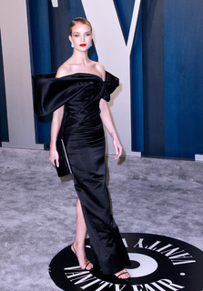 Rosie Huntington-Whiteley feet photo thumbnail