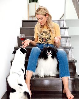 Katrina Bowden feet photo thumbnail
