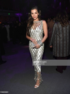Hailee Steinfeld feet photo thumbnail
