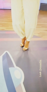 Lívia Andrade feet photo thumbnail