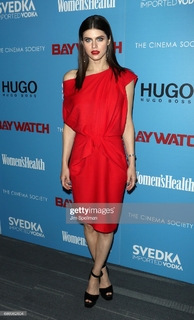 Alexandra Daddario feet photo thumbnail