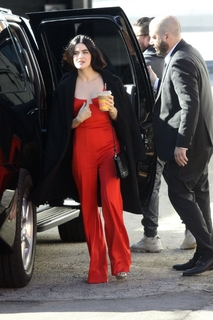 Lucy Hale feet photo thumbnail