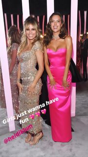 Heidi Klum feet photo thumbnail
