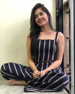 Jannat Zubair Rahmani feet photo thumbnail