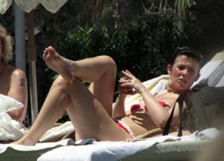 Kym Marsh feet photo thumbnail