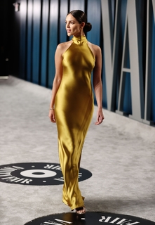 Eiza González feet photo thumbnail