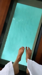 Mouni Roy feet photo thumbnail