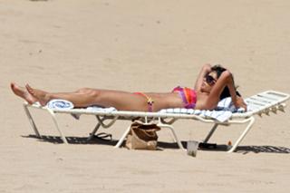Nicole Scherzinger feet photo thumbnail
