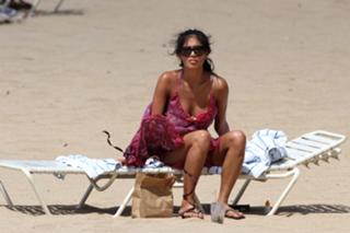 Nicole Scherzinger feet photo thumbnail