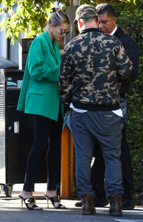 Hailey Bieber feet photo thumbnail