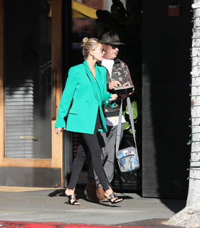 Hailey Bieber feet photo thumbnail