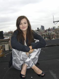 Leighton Meester feet photo thumbnail