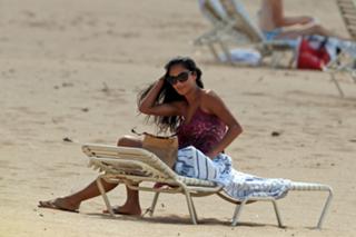 Nicole Scherzinger feet photo thumbnail