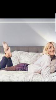 Holly Willoughby feet photo thumbnail