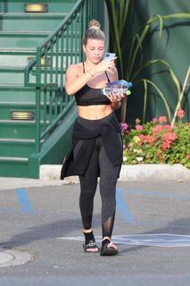 Sofia Richie feet photo thumbnail