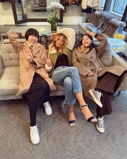 Kelly Bensimon feet photo thumbnail