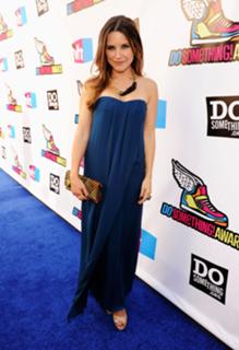 Sophia Bush feet photo thumbnail
