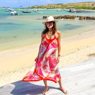 Bethenny Frankel feet photo thumbnail