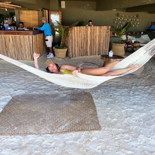 Natalie Noel Mariduena feet photo thumbnail