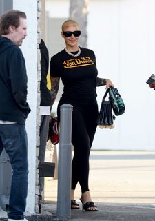 Amber Rose feet photo thumbnail