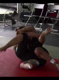 Ronda Rousey feet photo thumbnail