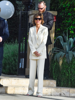 Lisa Rinna feet photo thumbnail