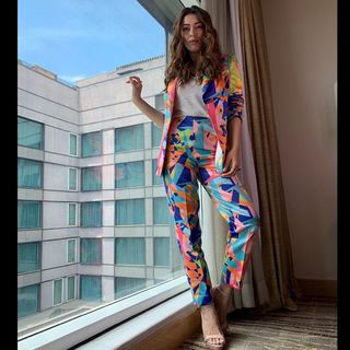 Hansika Motwani feet photo thumbnail