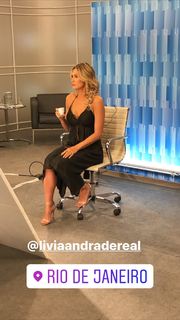 Lívia Andrade feet photo thumbnail