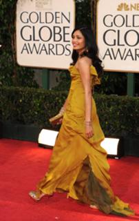 Freida Pinto feet photo thumbnail