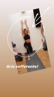 Federica Fontana feet photo thumbnail