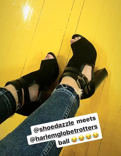 Kendra Wilkinson feet photo thumbnail