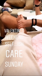 Kate Hudson feet photo thumbnail