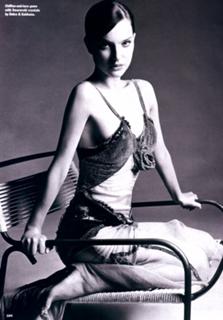 Natalie Portman feet photo thumbnail