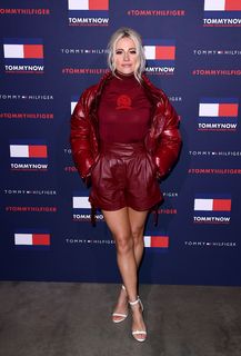 Pixie Lott feet photo thumbnail