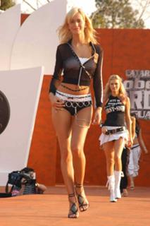 Julieta Prandi feet photo thumbnail
