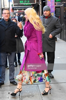 Anya Taylor-Joy feet photo thumbnail