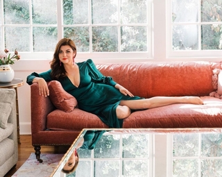 Tiffani Thiessen feet photo thumbnail